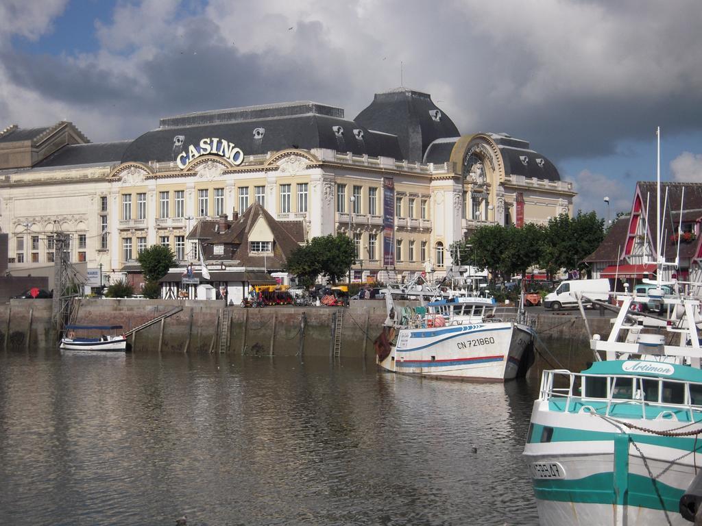 Les Studios Saint Germain Trouville-sur-Mer Εξωτερικό φωτογραφία